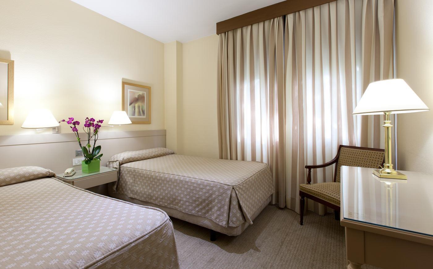 Espahotel Plaza Basilica Madrid Luaran gambar