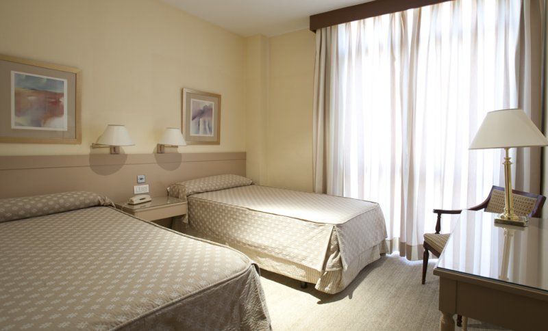 Espahotel Plaza Basilica Madrid Luaran gambar